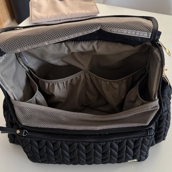 Happ Levy Backpack diaper bag - Picture 10 of 16